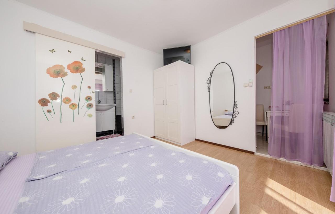 Apartments Makaus Супетарска Драга Екстериор снимка